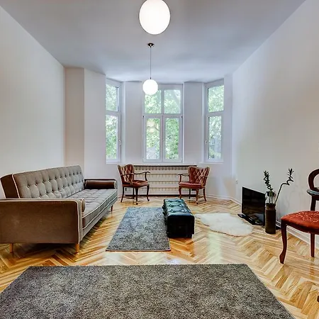 Class Vintage * ベオグラード